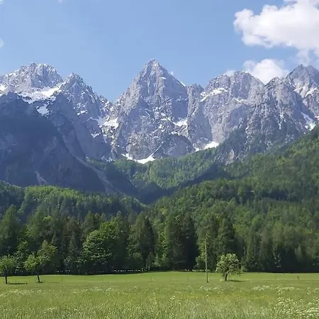 Lägenhet House Leska *